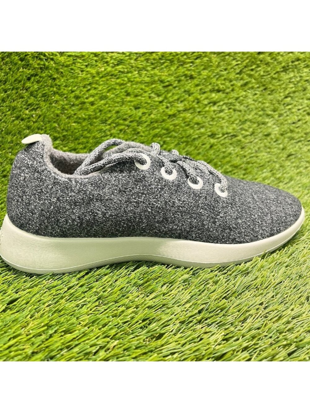 Allbirds Wool Runners Womens Size 9 Gray White Athletic Running Shoes Sneakers